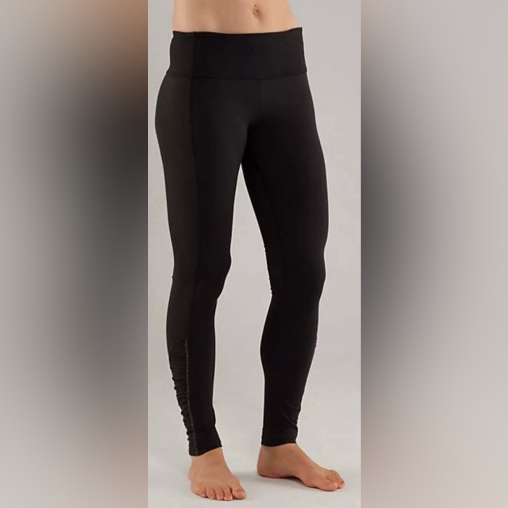 Lululemon RUN FULL TILT Ruched, Ruffle, Reflective Tights - Picture 5 of 5